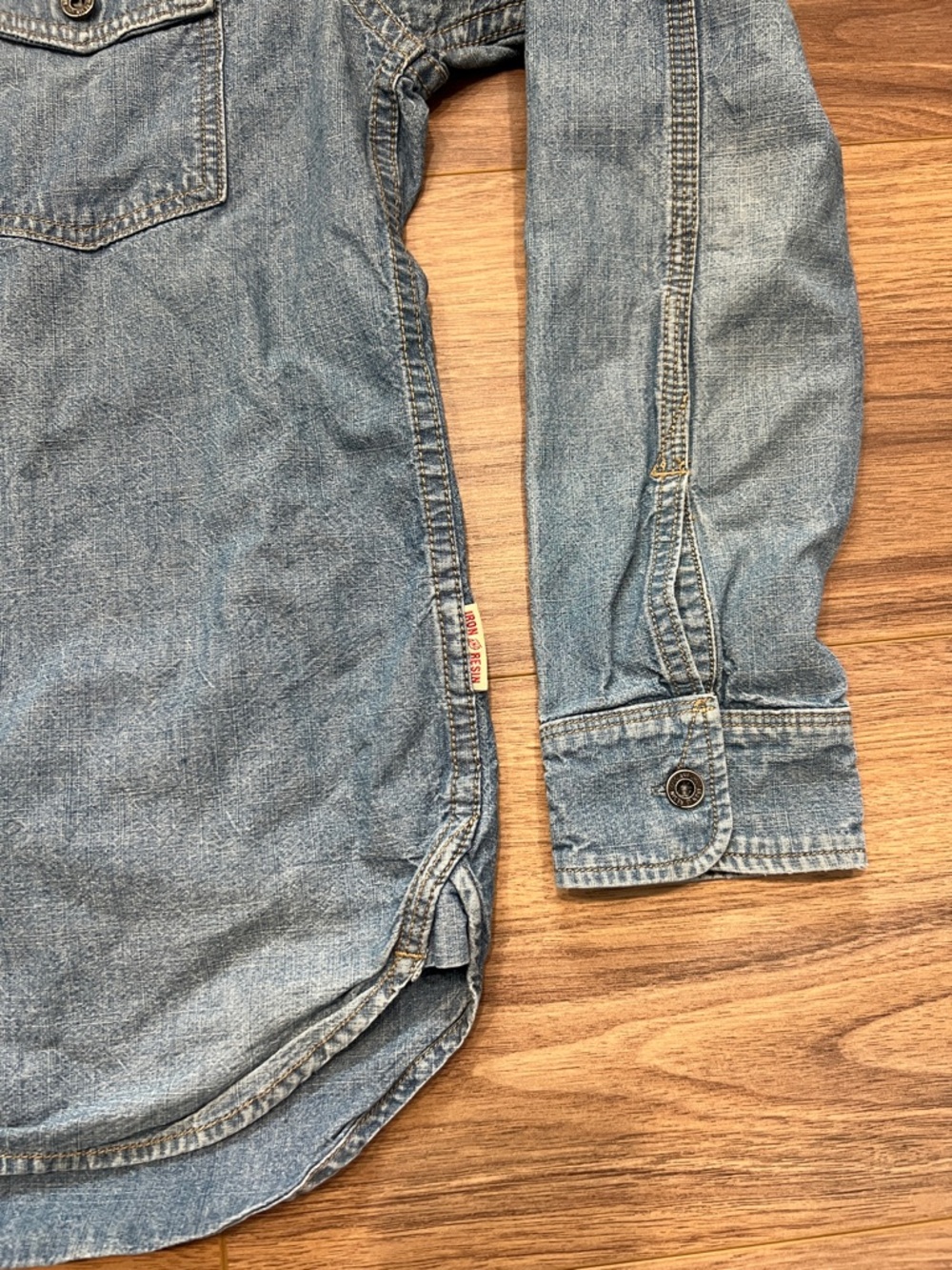 Iron & Resin Denim Shirt Size Medium - Picture 8 of 14